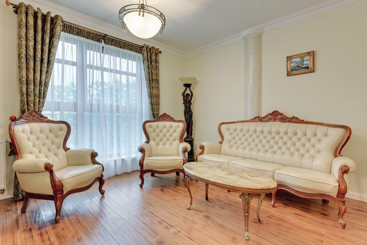 Apartament Apartinfo Center *